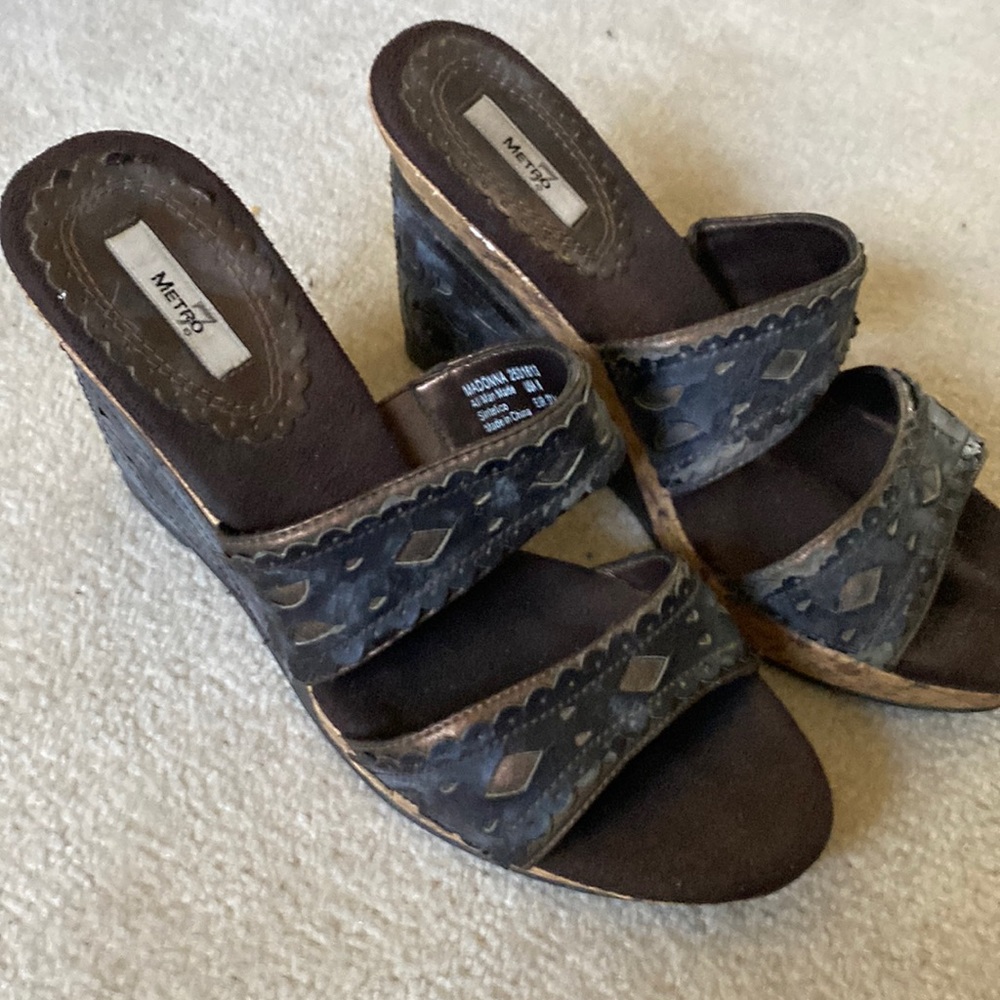 Metro 7 Madonna Platform Wedge